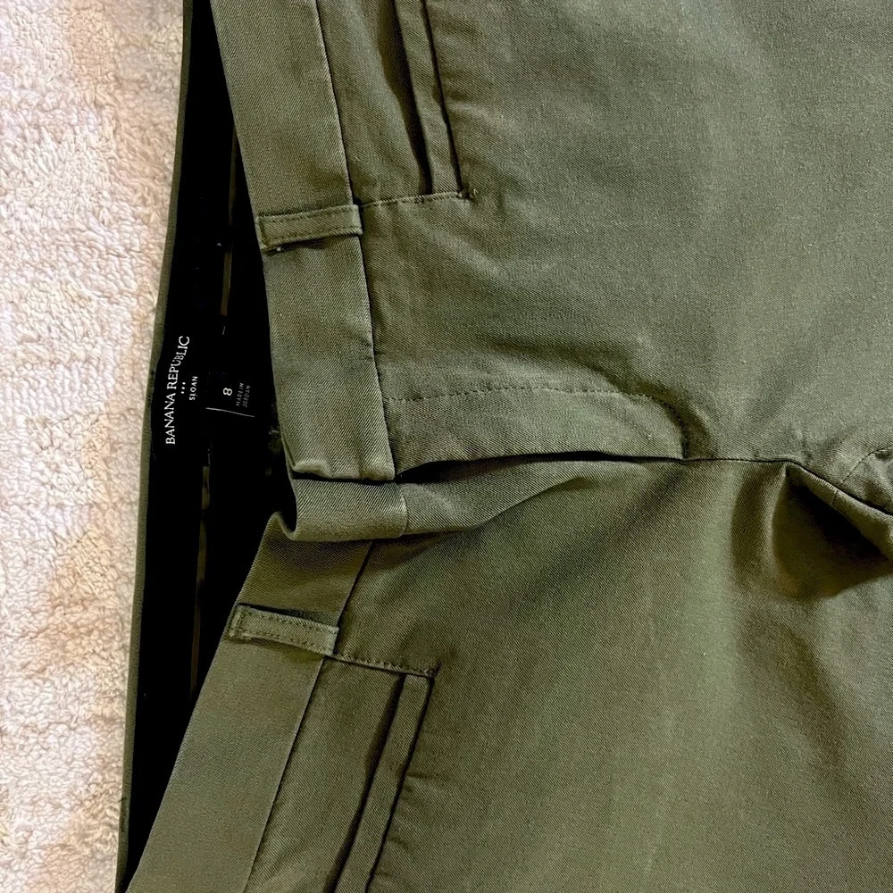 Banana Republic Green Chinos Cotton Blend Flat Front